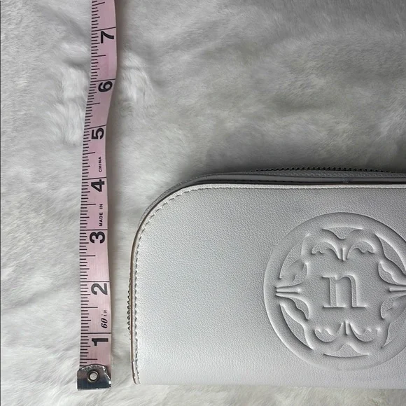 Nanette Lepore White vegan Leather Wallet with Embossed Logo - Picture 9 of 9